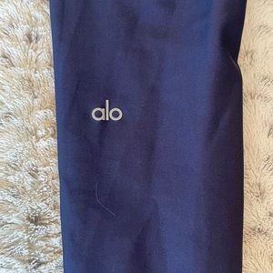 Alo yoga high waist air brush leggings. Navy blue
